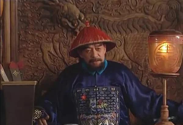 要说帮雍正继位的关键人物，起到一锤定音作用的，既不是老十三胤祥，也不是年羹尧，而