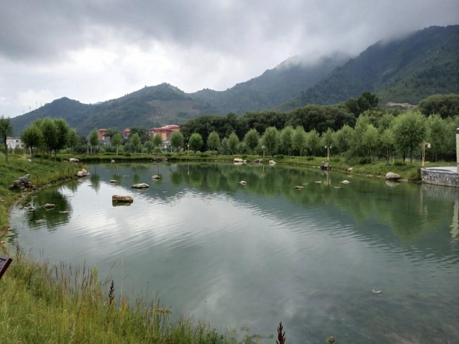 隋炀帝曾经在汾河源头的管涔山修建了一座“汾阳宫”。汾阳宫就是李静训这个孩子病逝的