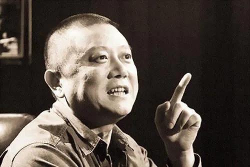 王朔说：“我觉得中国人的家庭关系不太正常，孩子承担这么多的义务，父母拼命来要求孩