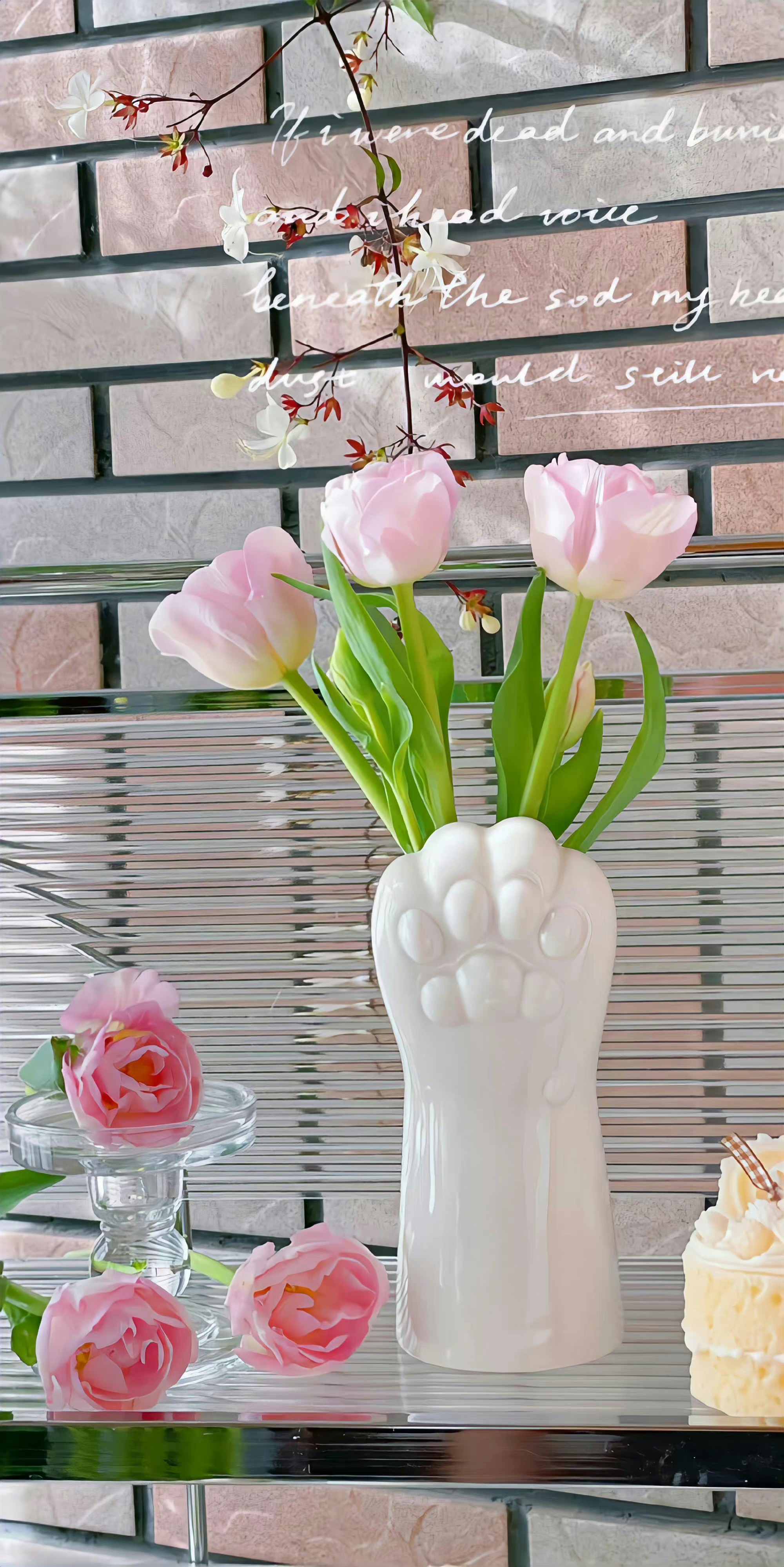  春一暖，花就开了。 ​​​