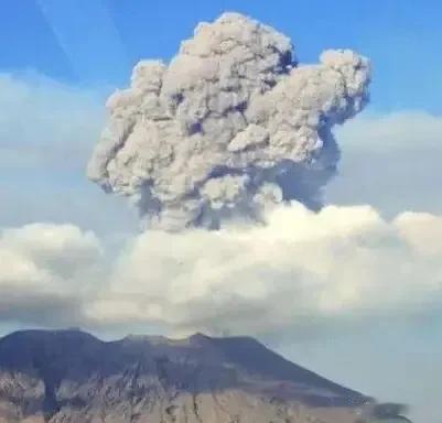 莫非冥冥之中！日本出现火山爆发之前的征兆，世界怎么了，大自然要惩罚人类？

近日
