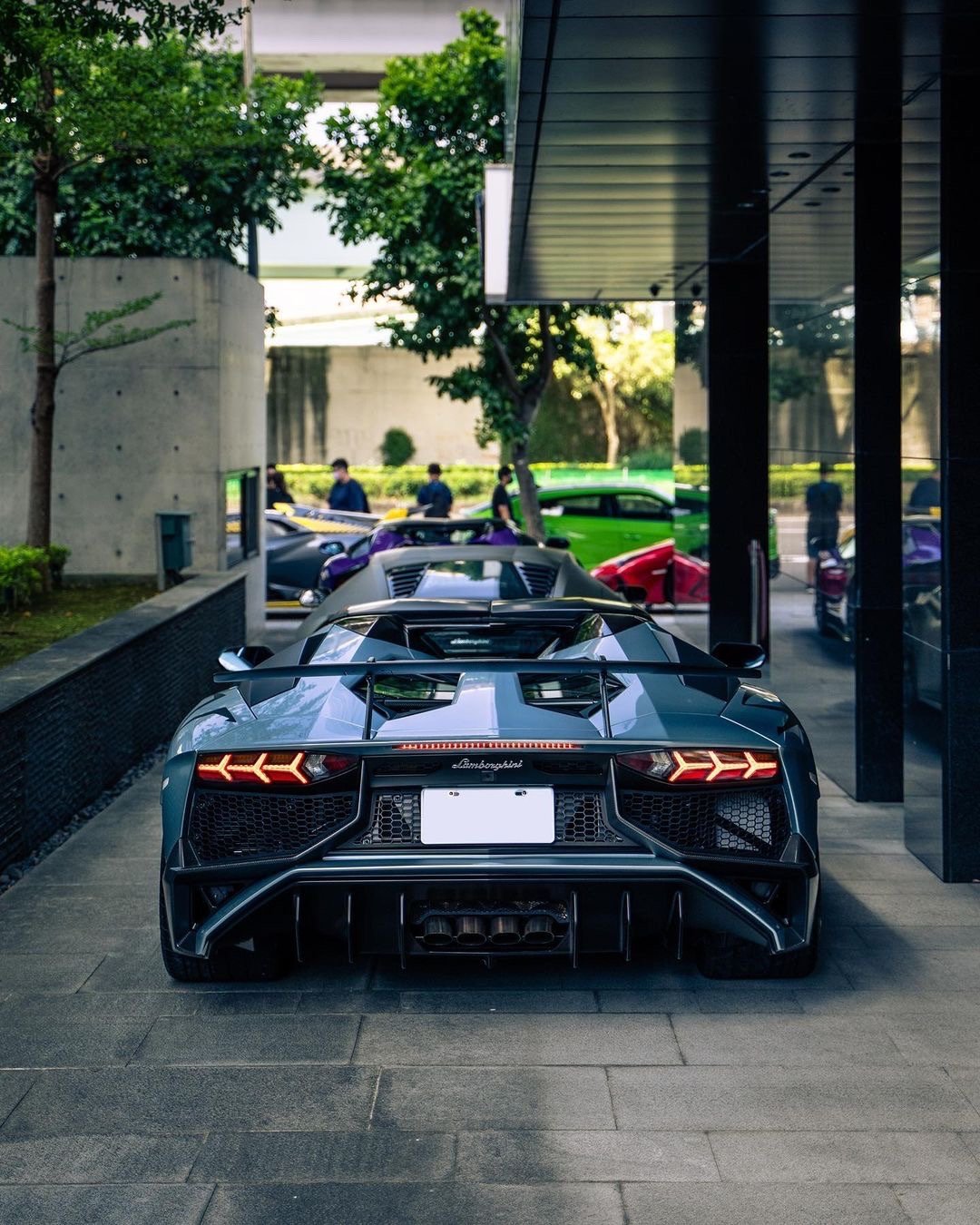 Lamborghini Aventador SV Roadster  ​​​