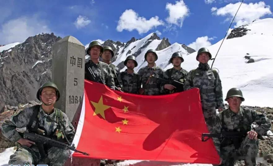 【解放军春节去哪儿了？不在央视，在风雪一线！】

由于对晚会不感兴趣比较迟顿，从