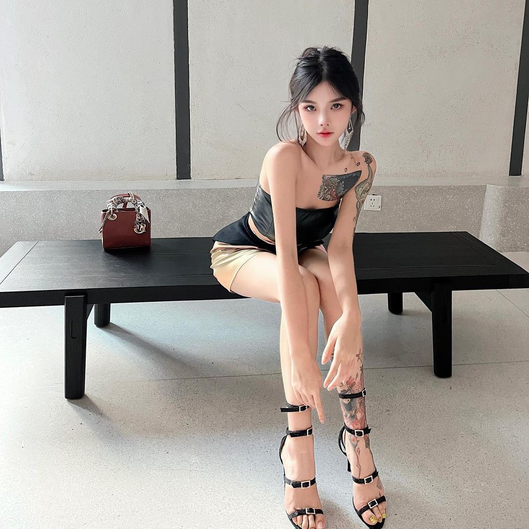 美美美  ​​​<p clas