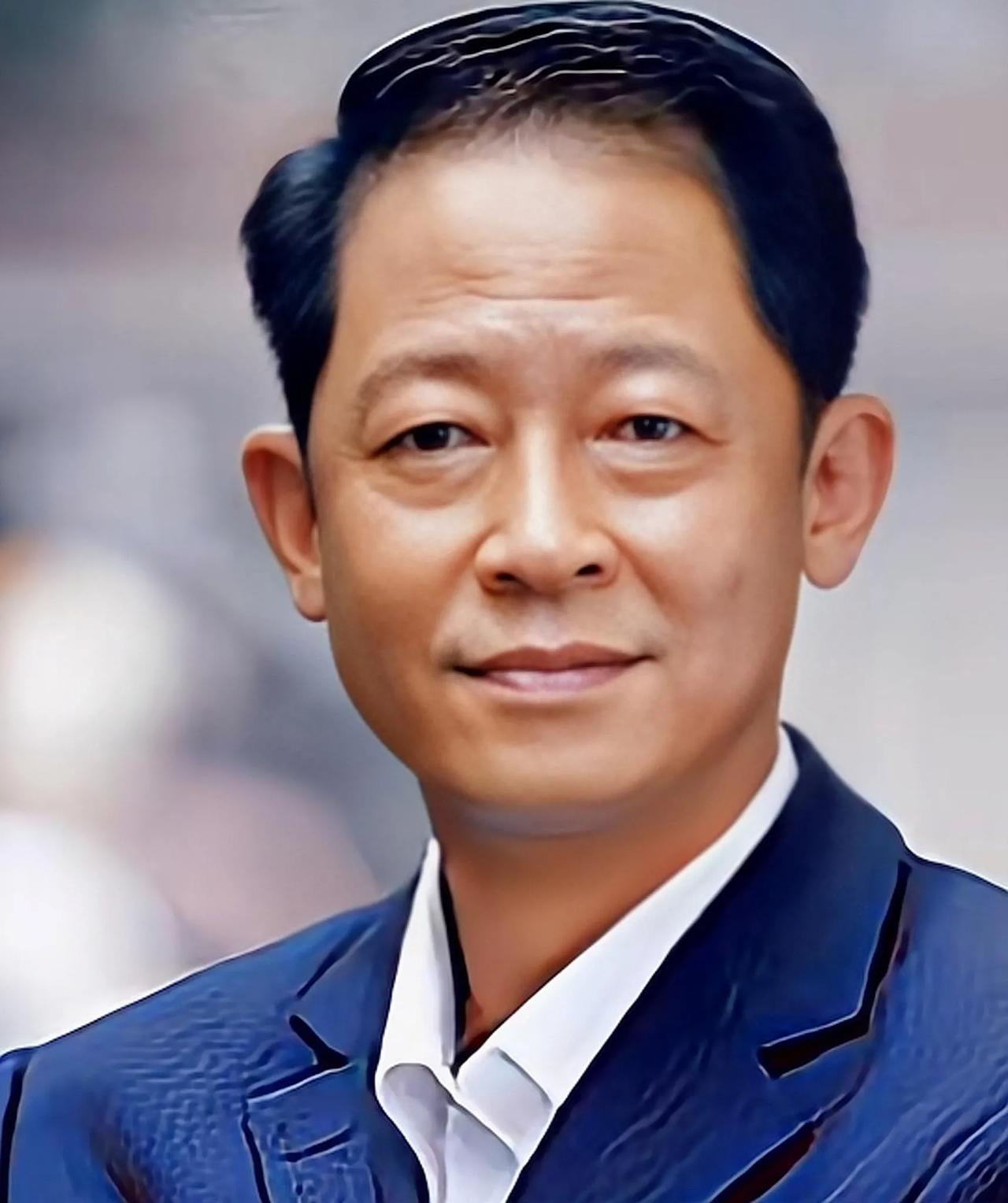 老戏骨王志文长像一般[兔年大吉][兔年大吉]这么多美女看上他，演员林芳冰[兔年大