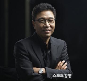   17日，在D社曝李秀满贪污7443亿韩元后，李秀满方回应表示：“没有想要表明