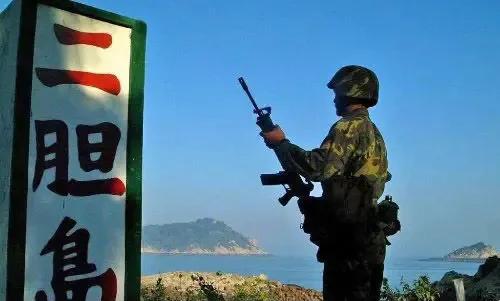 金门二胆岛士兵游向大陆，并且公开表示愿意留在厦门。
近日，金门二胆岛失踪的台军士