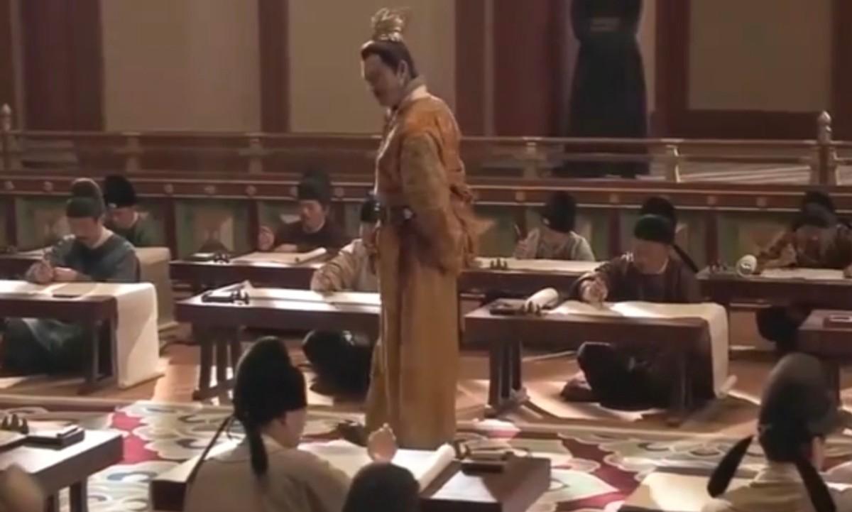 十年寒窗苦读，明朝状元陈安被流放处死。高中状元的喜讯刚传到家乡，他被流放的噩耗也