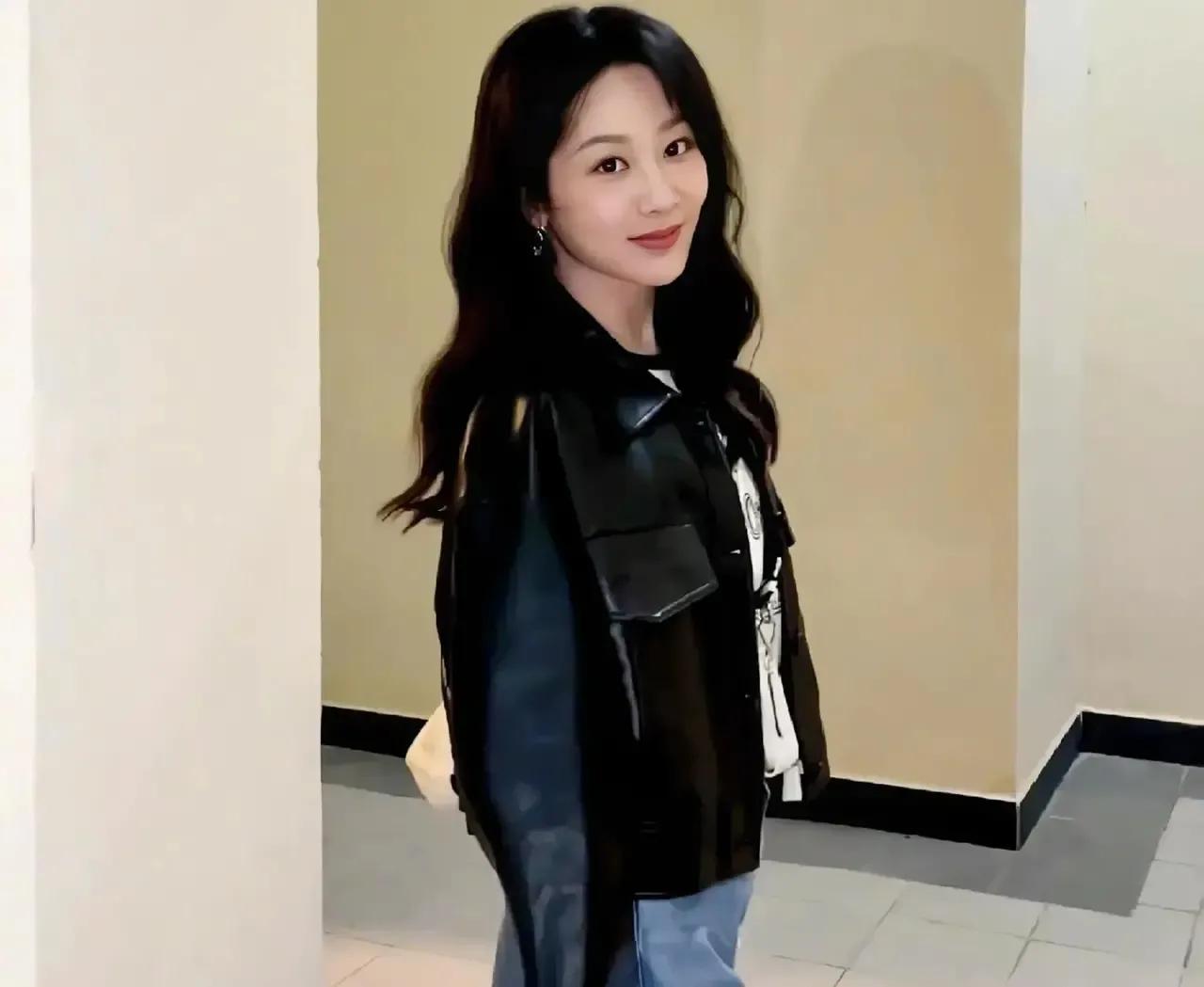 杨紫朋友圈曝光，太好玩了！我也想要这样的朋友，太有趣了！

杨紫朋友去她家玩儿，