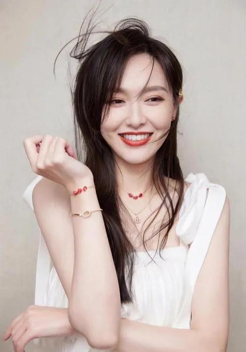 一次，记者问杨幂婚姻失败的原因，杨幂反问：“你知道小公爷为什么没娶明兰吗？”
	