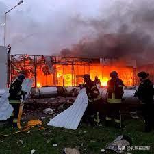 俄罗斯这是在回应美国的轻视

3月7日，乌克兰空军一架 SU-24M 战轰机飞越