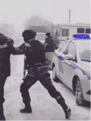 图1 有一个是卧底
图2 监理叫他改，他为什么不改还振振有词
图3 像这种工作一