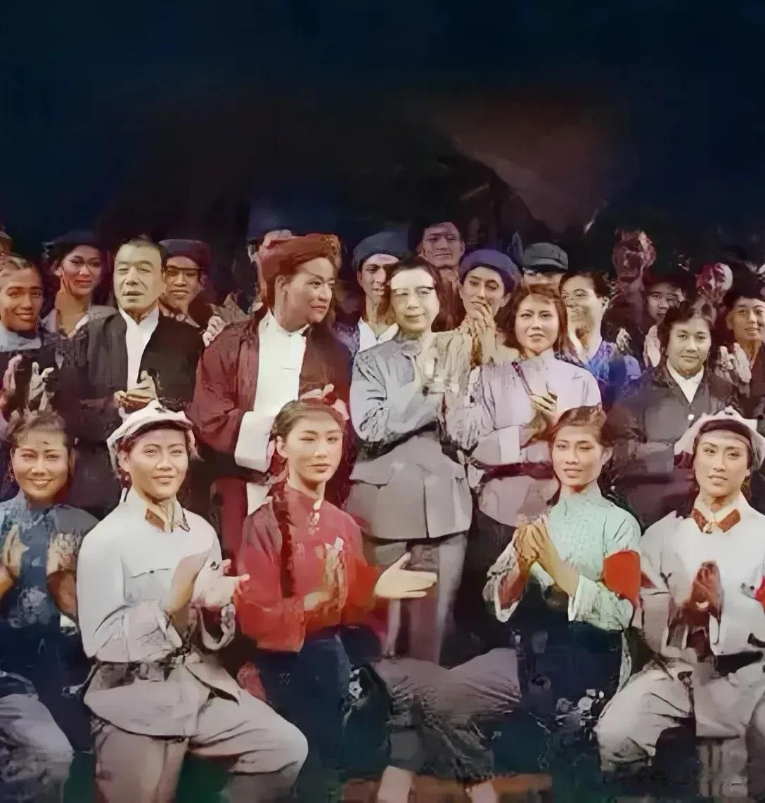1974年9月，中央政治局常委、中央文化革命小组第一副组长江青，中央政治局委员、