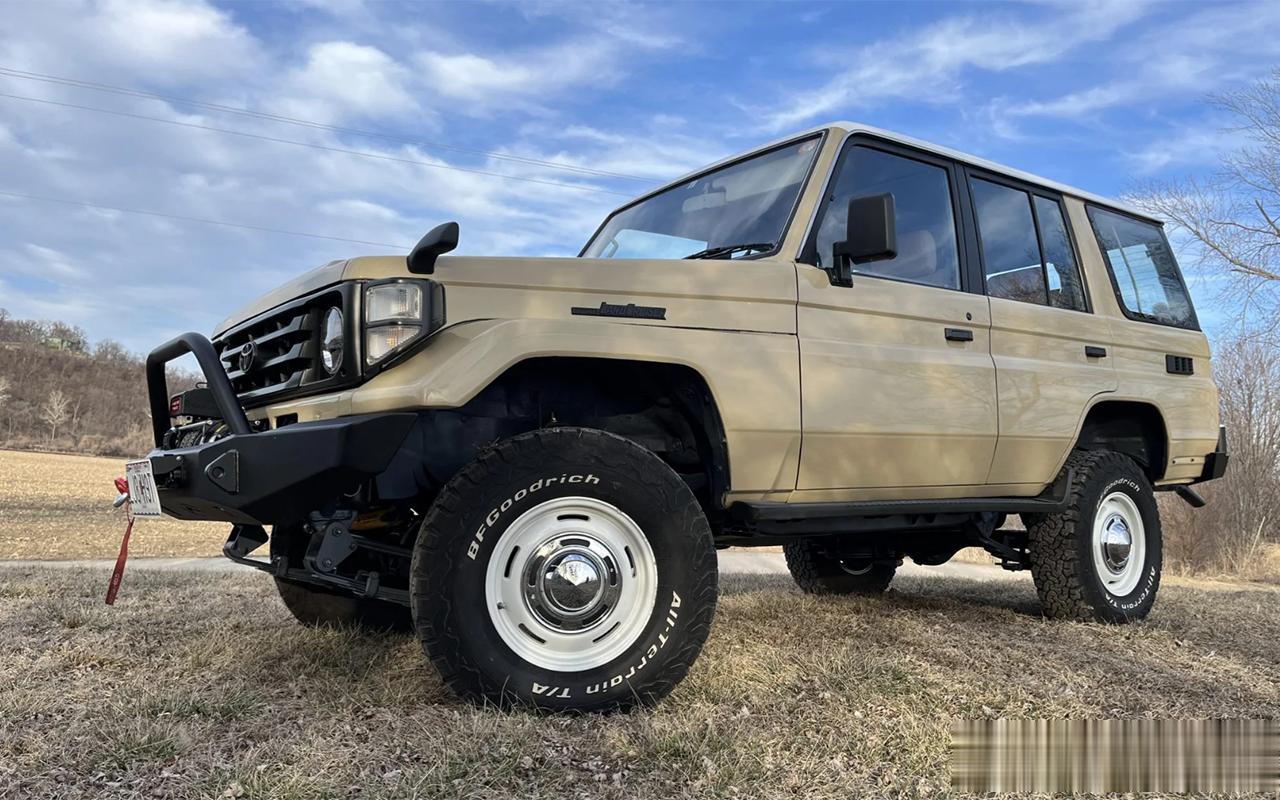 1994年丰田Land Cruiser HZJ77