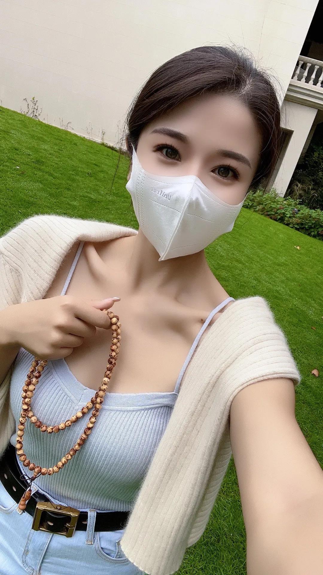 我又来了，和大家说点大实话。

在这个社会，只要你有钱，你就是长得一米三，别人都