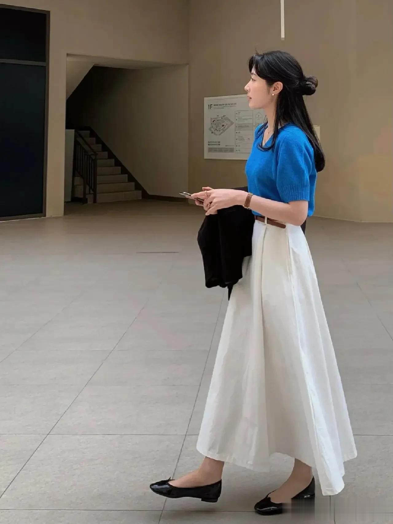 
纯色系搭配，清新感十足的春季穿衬衫
