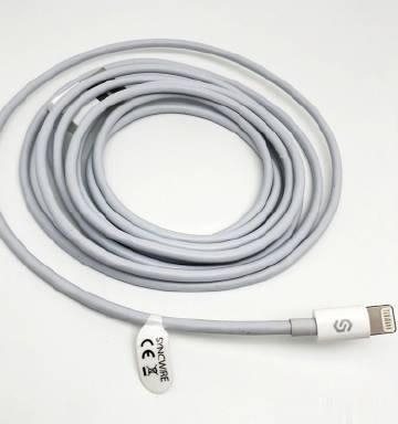  如果不考虑电池的影响。
1.对于有线充的话，取决于充电线的长短，上班，1米长度