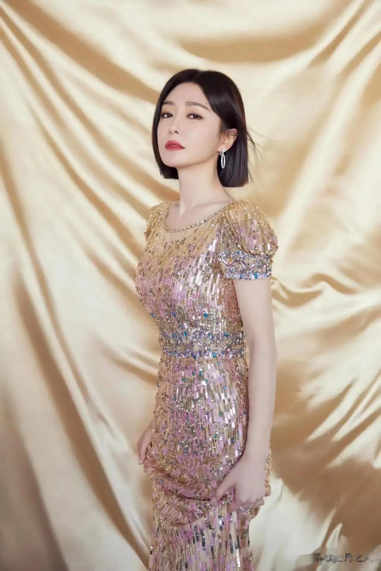 姐就是“女王”！

如今的她爱