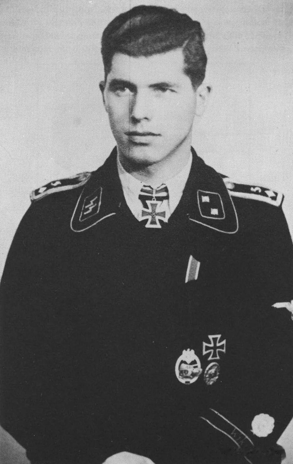 在二战期间，德国武装党卫军“维京”师共有58位骑士铁十字勋章获得者，其中13位隶