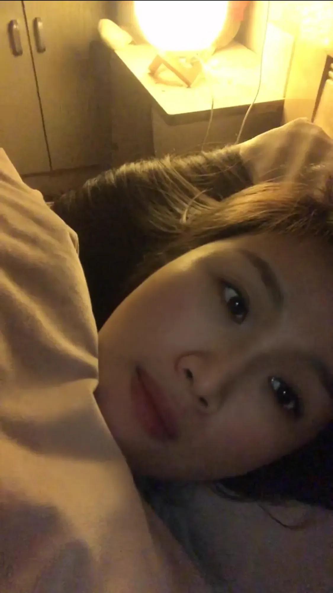 你知道吗？我不后悔遇见你，但我后悔爱上你，爱你太难，想你太苦，等又等不到，忘又忘