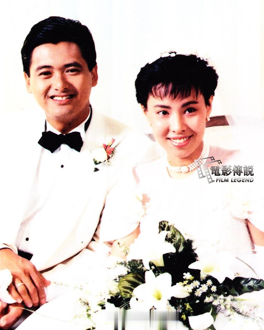 #電影傳說扫描# 1987年，#周润发# 和陈荟莲在新加坡举行婚礼时的一组照片。