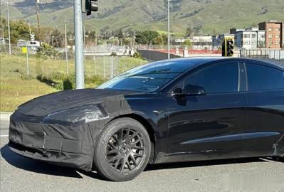 新款特斯拉Model 3谍照曝光：外观小改，内饰大变，新车有望在2023年下半年