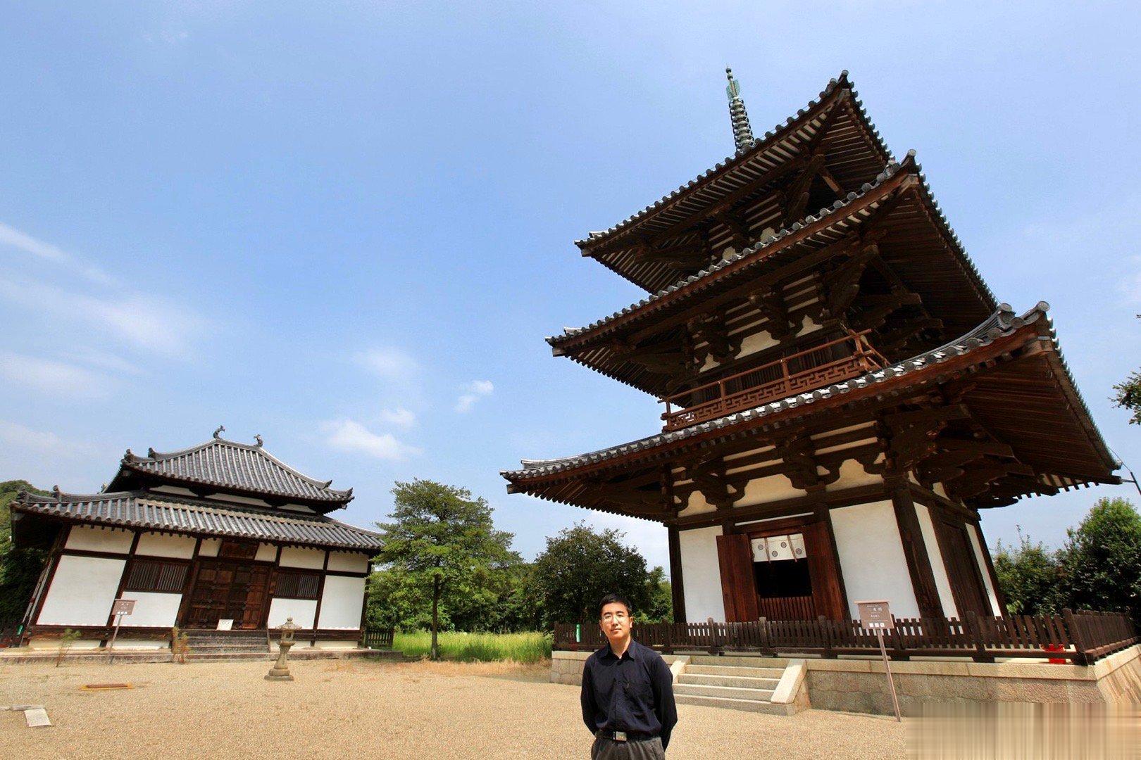日本国宝古迹巡礼 2法起寺三重塔          706年宇治上神社本殿   