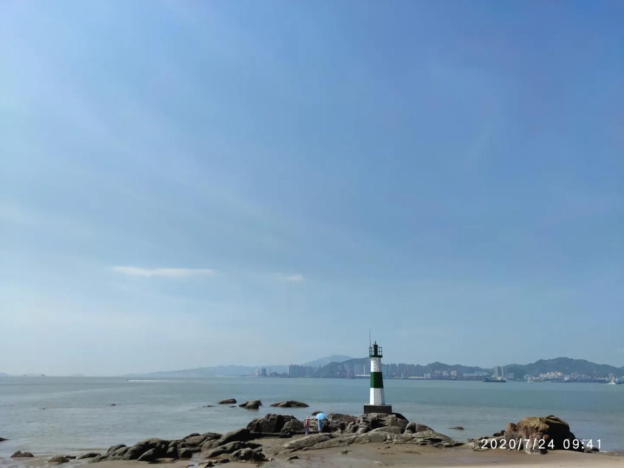 之所以感觉孤独并不是因为只有你自己一个人，感觉自己被周围的他人、社会和共同体所疏