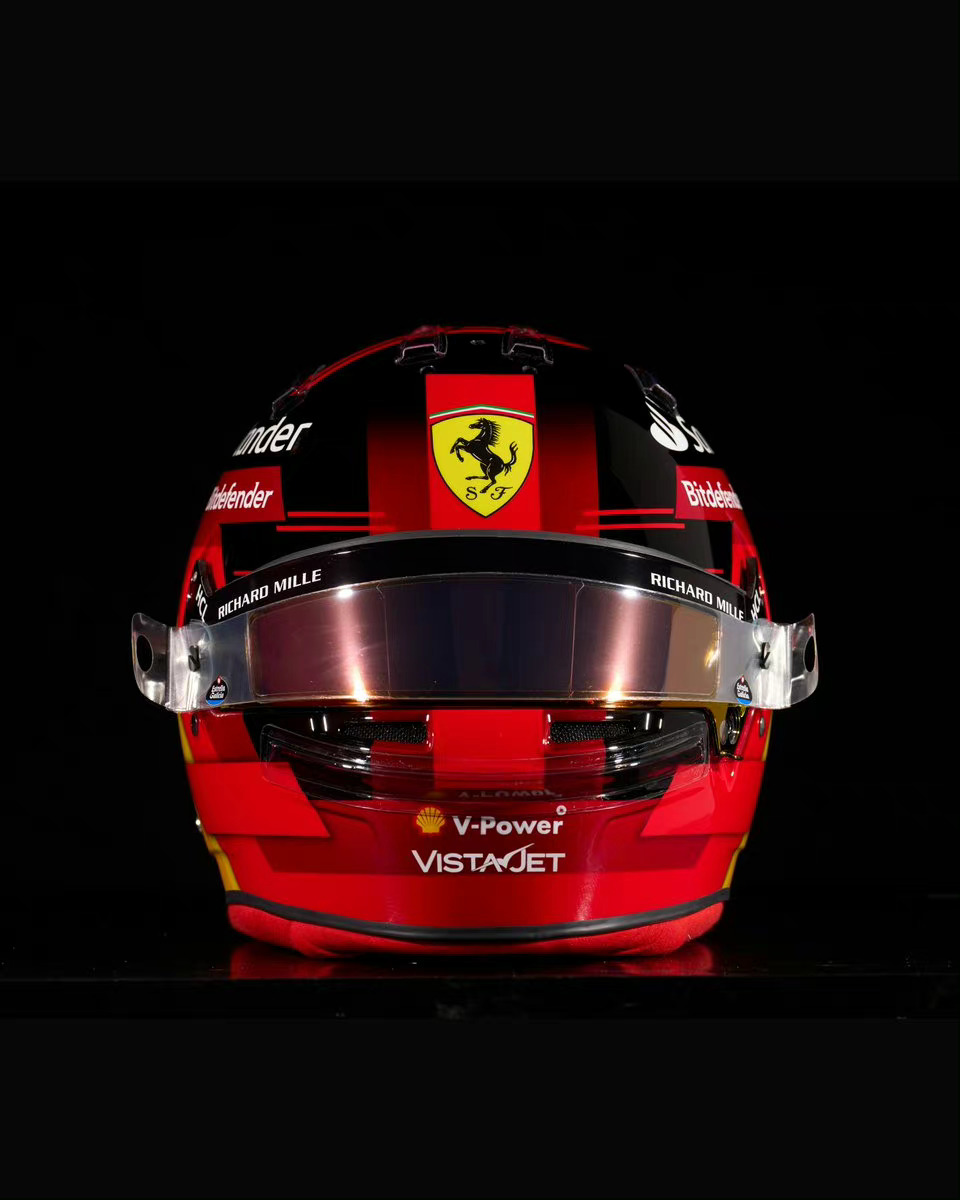 法拉利车队｜塞恩斯2023赛季新头盔#car时尚##赛车##f1# ​​​