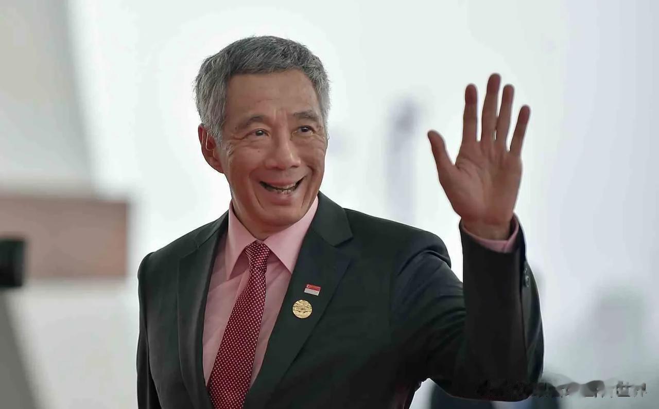 李显龙说，世界必须接受中国现在在全球舞台上发挥更大的作用

新加坡总理李显龙已抵