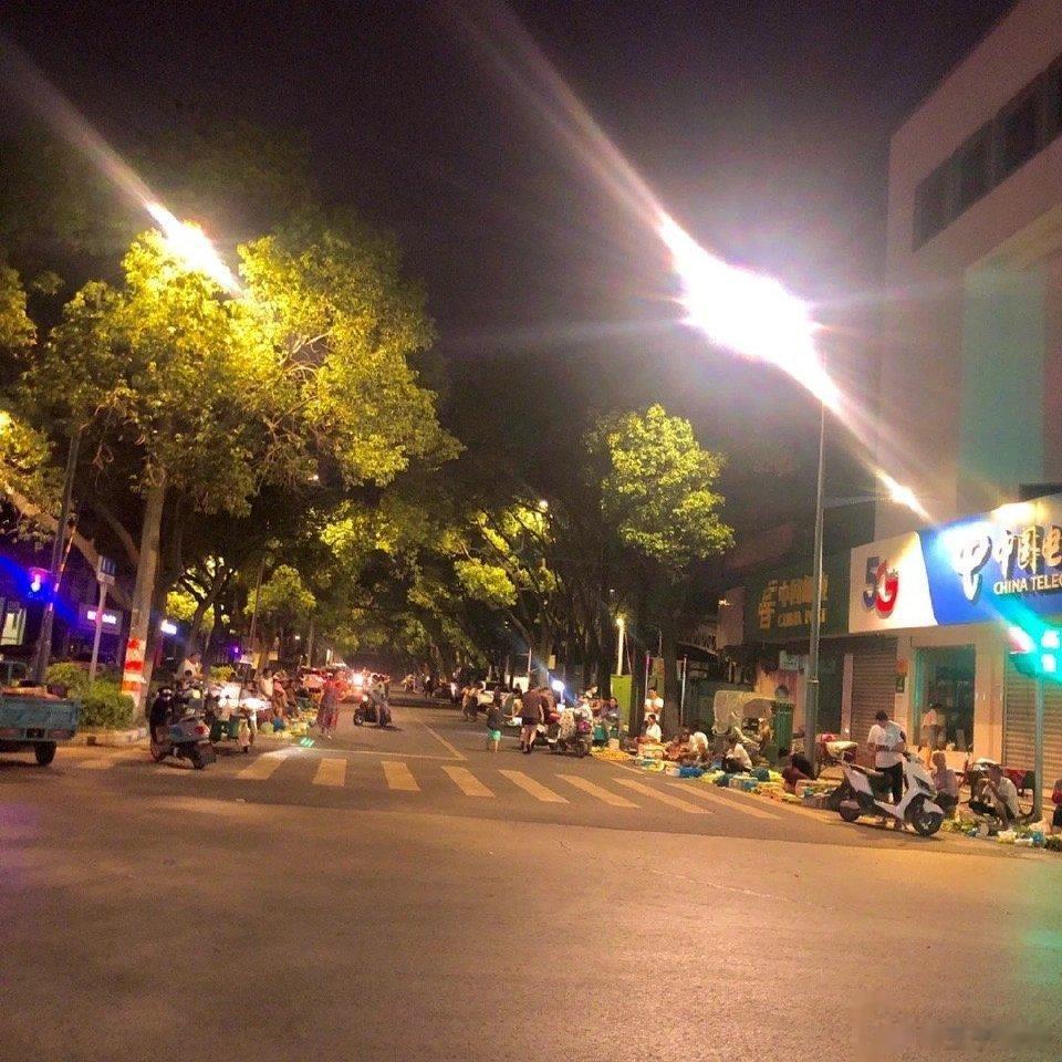 “千千万万个人对我好，我都不会动摇，   因为我问我的心，他说只选你” ​​​ 