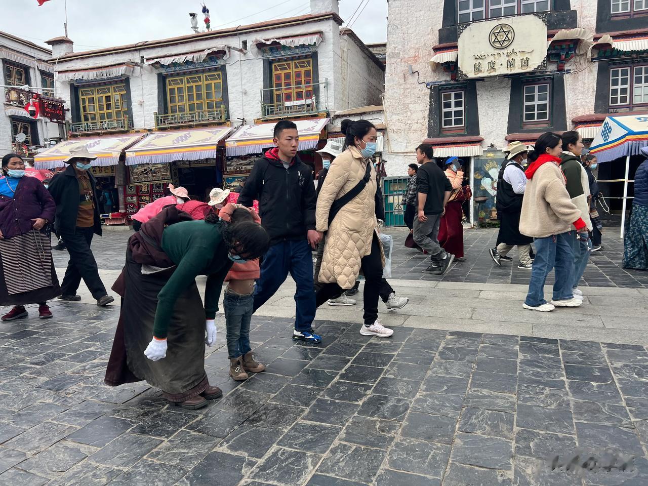 【入藏日志002】入藏前，我在想：沧桑巨变的西藏会不会和以前不一样了。我担忧的变