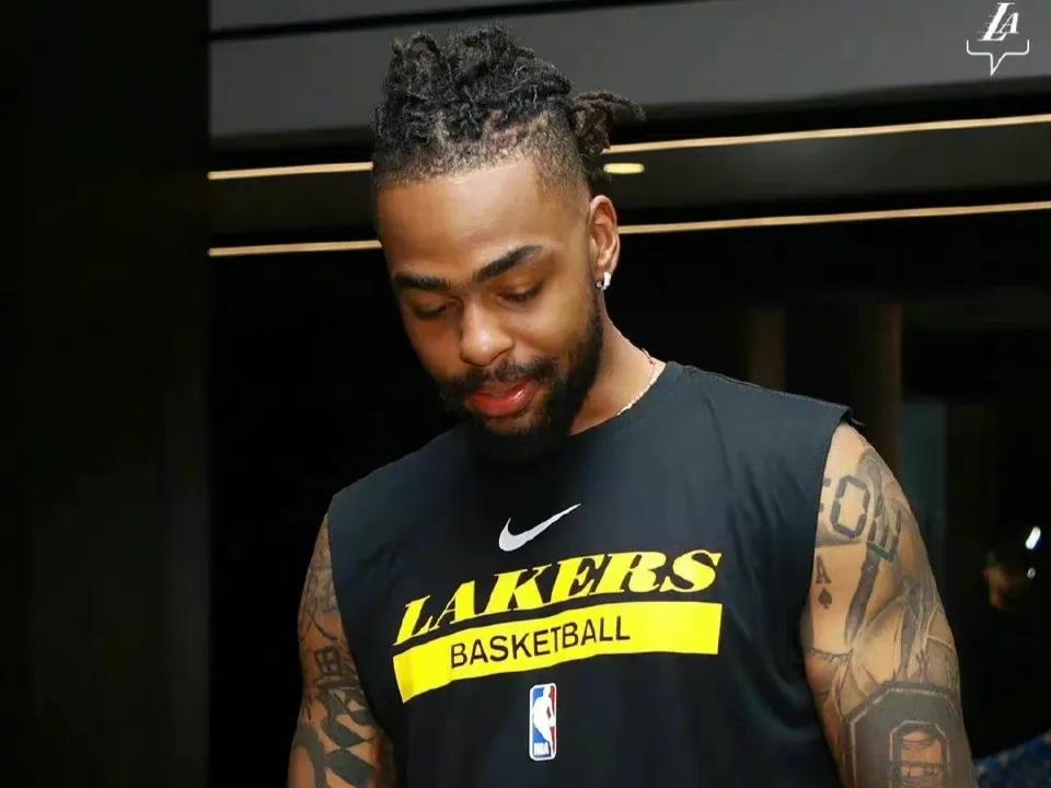 拉塞尔受伤惊险 无需核磁共振真幸运

NBA常规赛，湖人对阵勇士的比赛中，拉塞尔