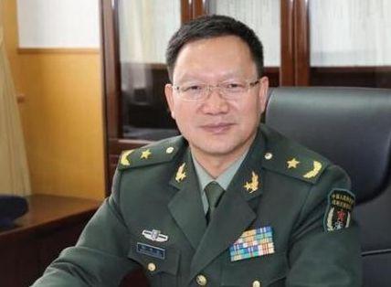 什么是“戎装常委”，有什么讲究？什么级别？

“戎装常委”作为军队的代表，入选地