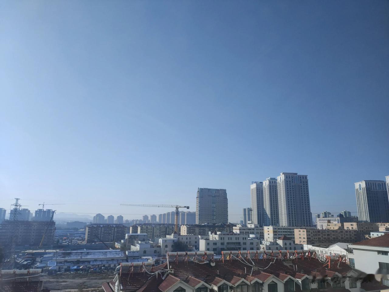 有很多人说不买房去炒股市里的楼