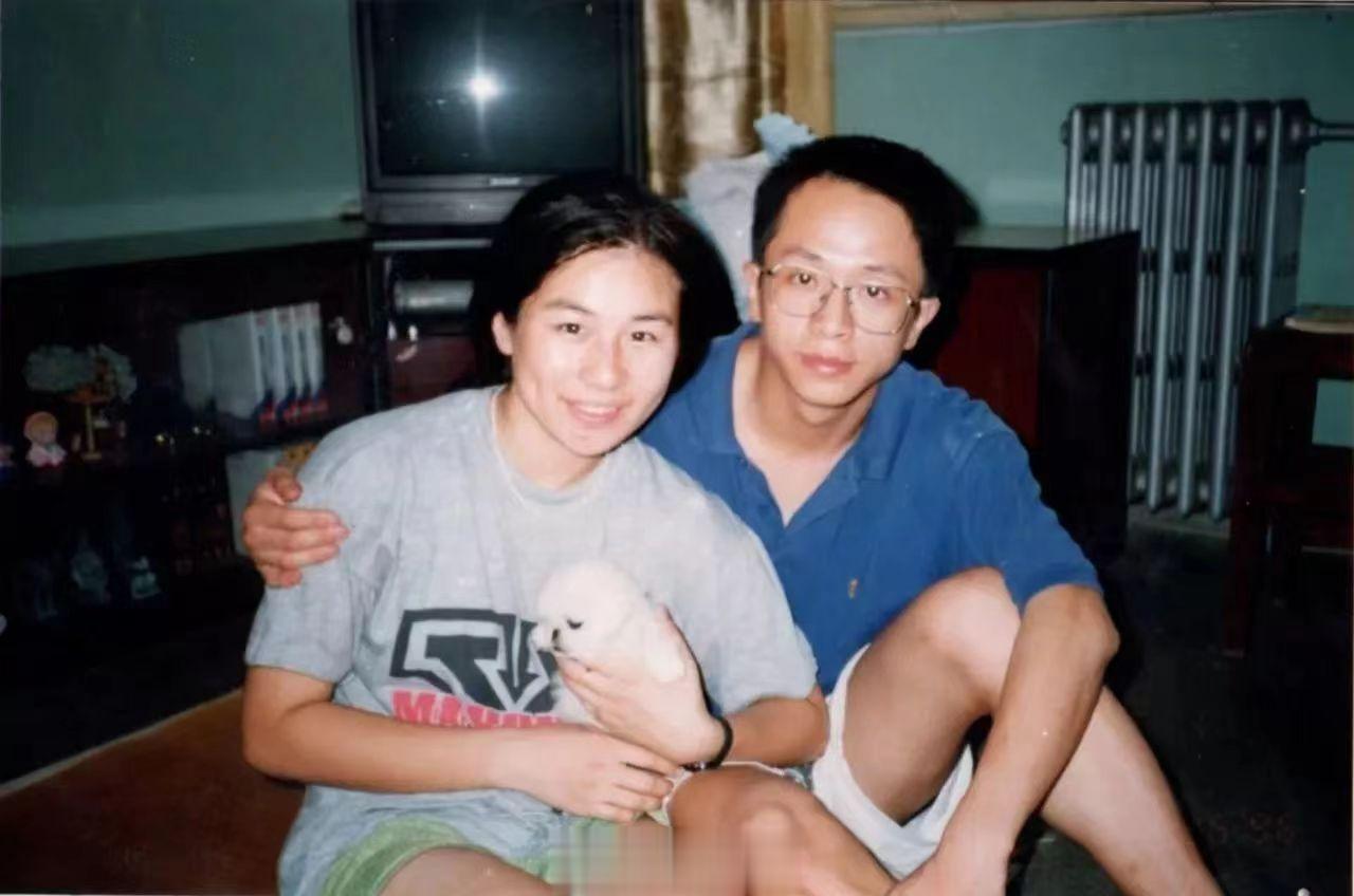世人皆知周鸿祎，无人知谁是胡欢？周鸿祎与胡欢离婚了，后者获得的股份价值近90亿元