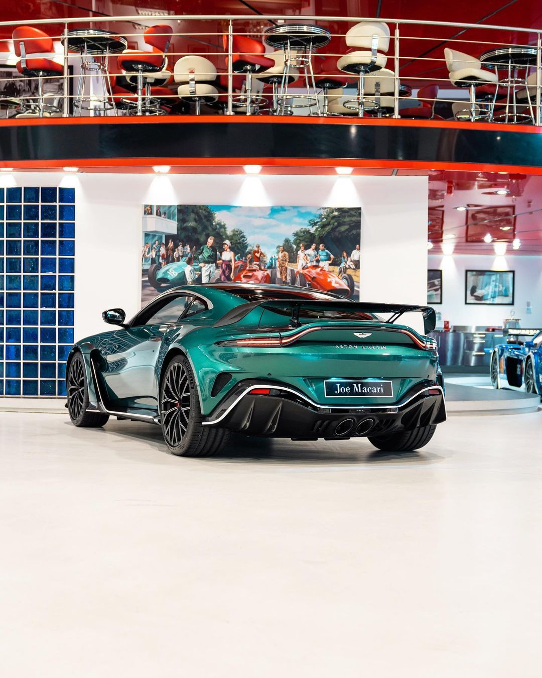 阿斯顿·马丁 V12 Vantage ​​​