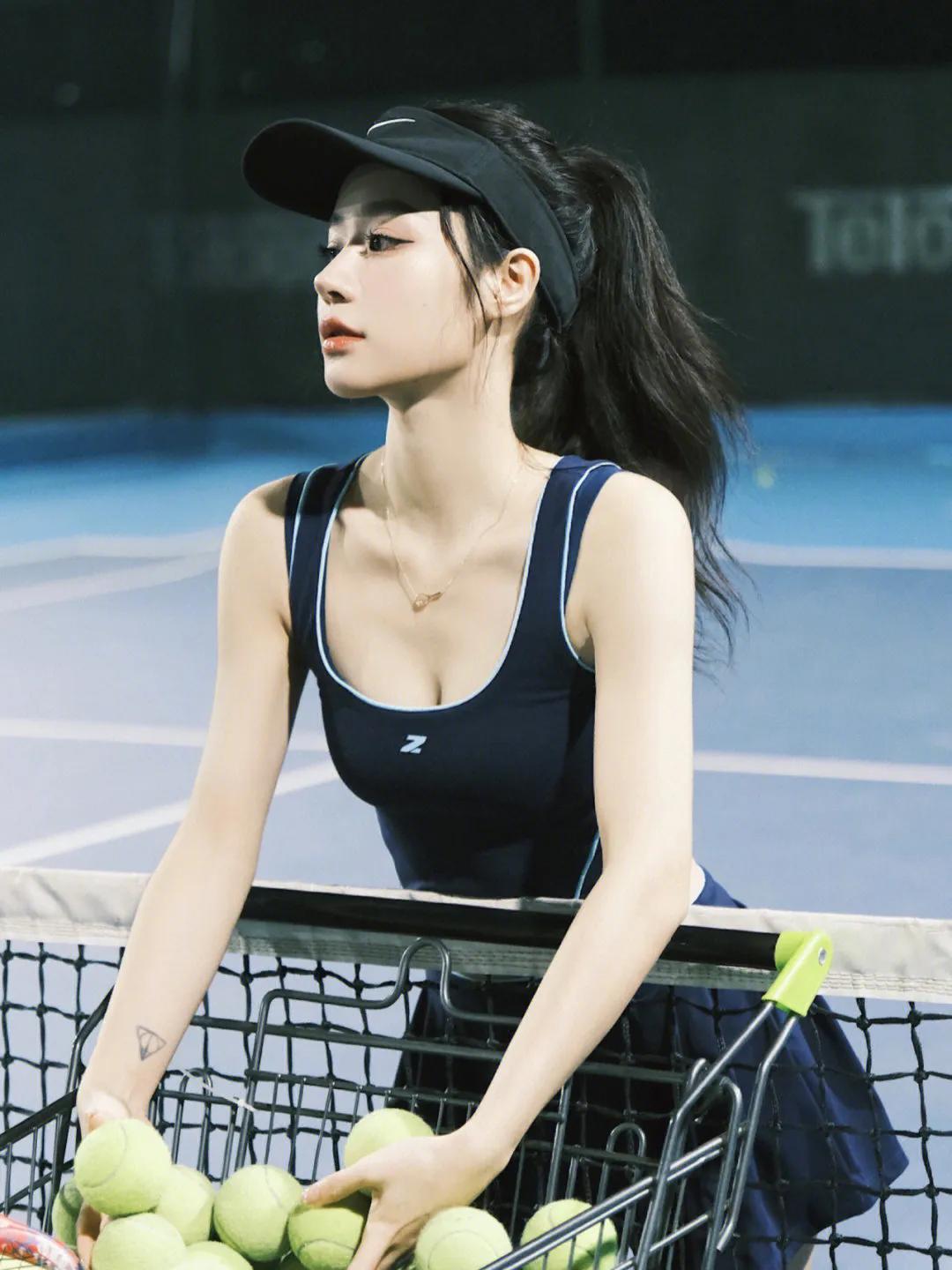 甜酷风❔网球少女写真