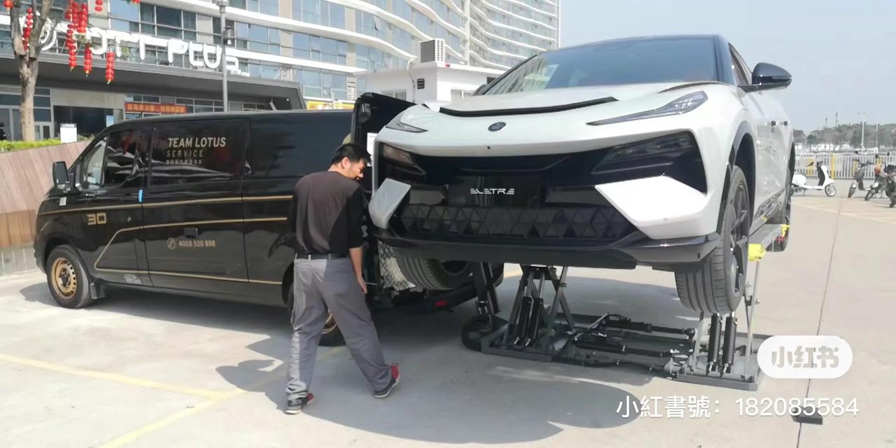 走哪就可以顶到哪，路特斯这款移动救援车真的很顶，好想要[泣不成声]