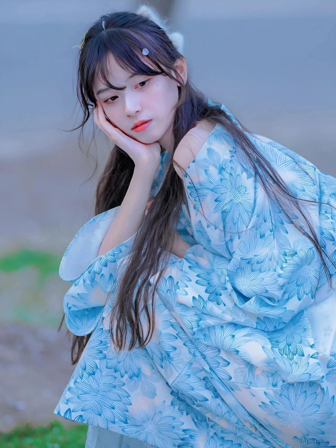 感受下樱花般少女