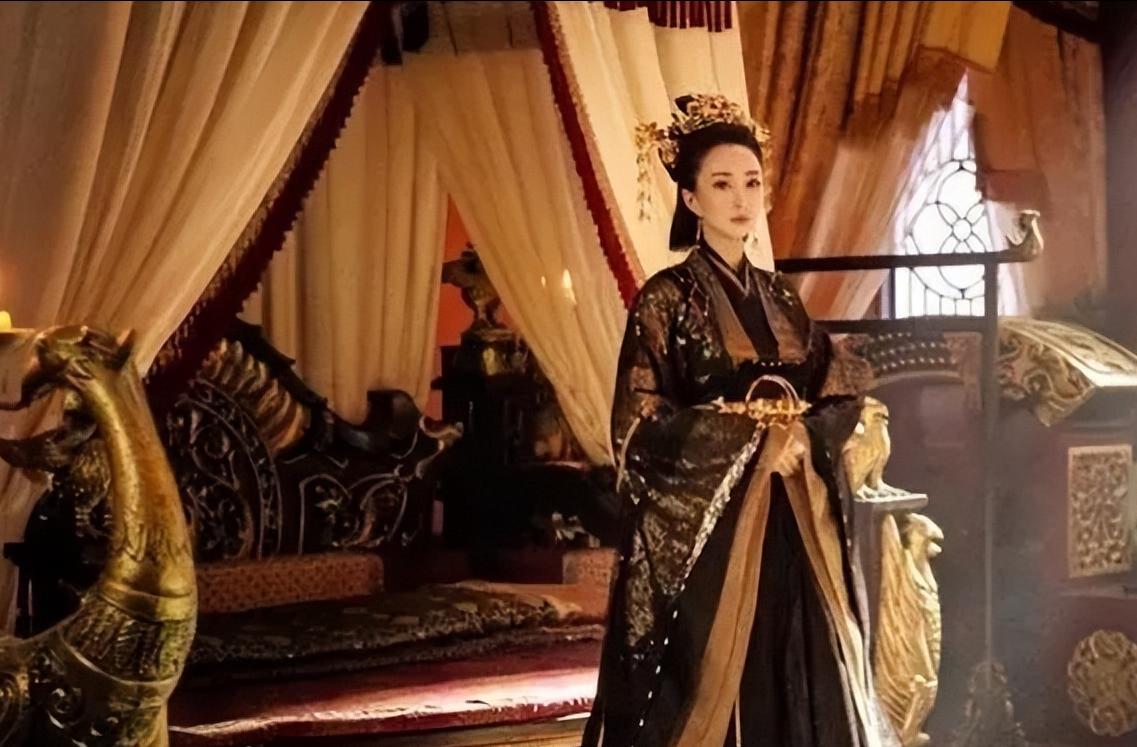 周朝是夏、商之后中国的第三个王朝，为了方便统治，会把大片的国土分给宗室子弟和异姓