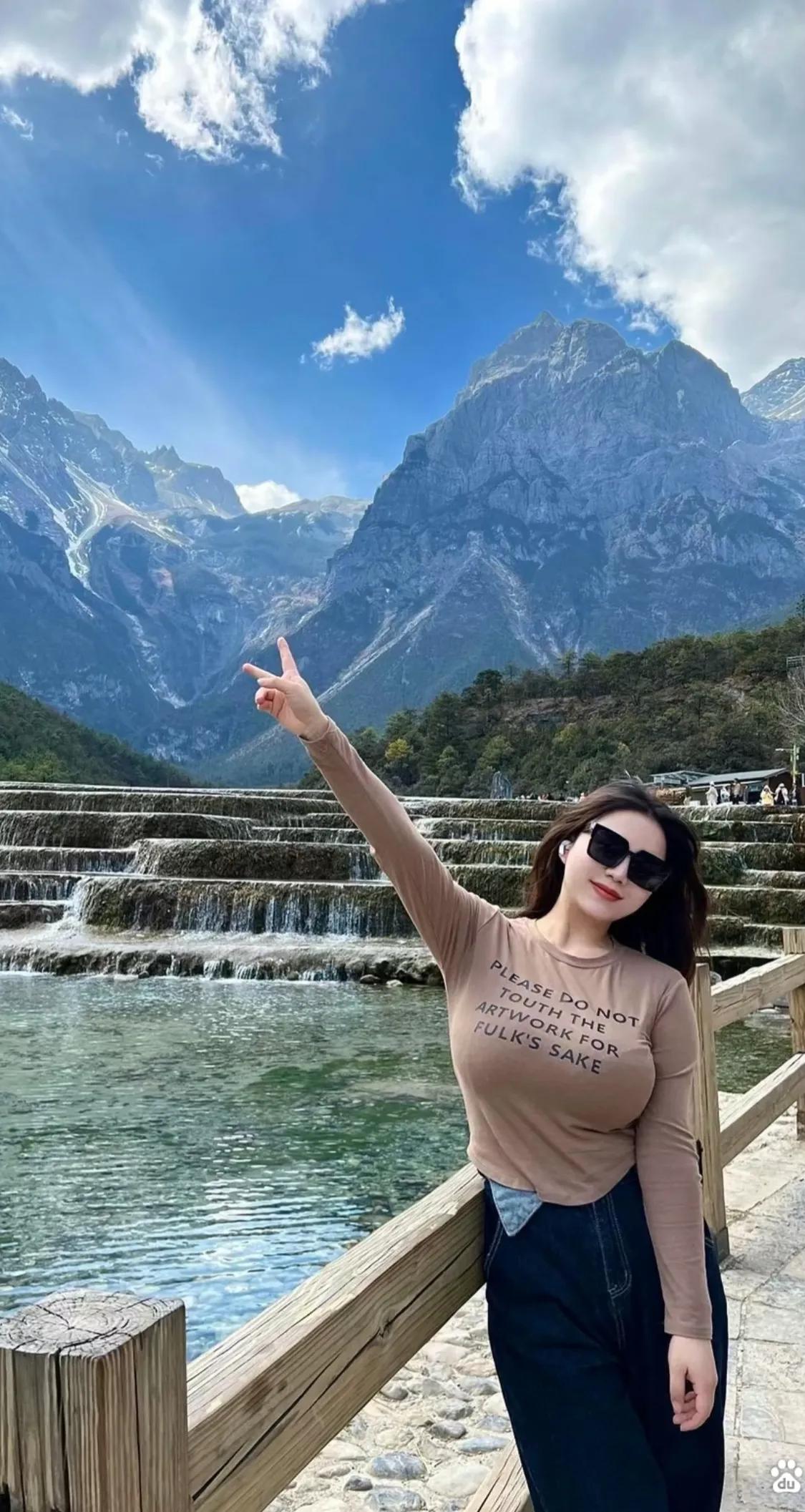 喜欢你的女人，到底有多开放呢？
和我你说，喜欢你的女人很主动，她身上的每一个毛孔