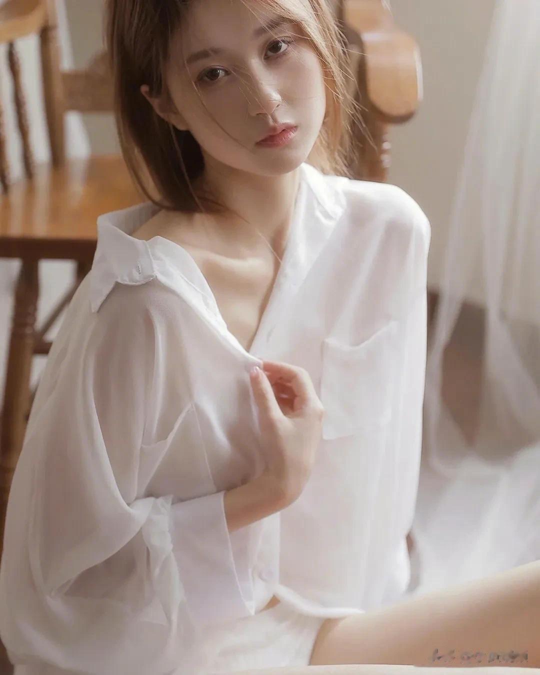 哈哈，差点擦边了！纯欲yyds