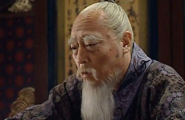 做过近30年一把手的退休老处长这么说：

工作其实很简单，就是遇到问题解决问题。