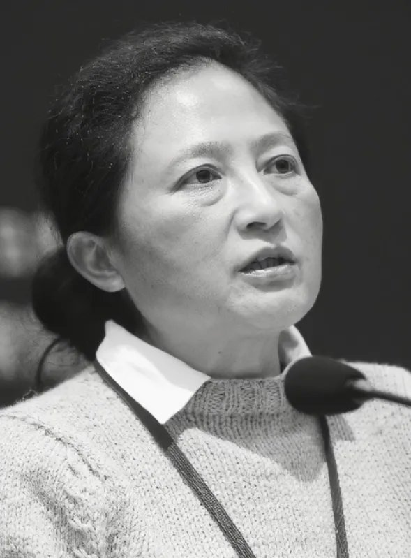 “如果中国有两个她这样的女人，足以将日本沉没。”获此评价的女人叫王选，她因20多