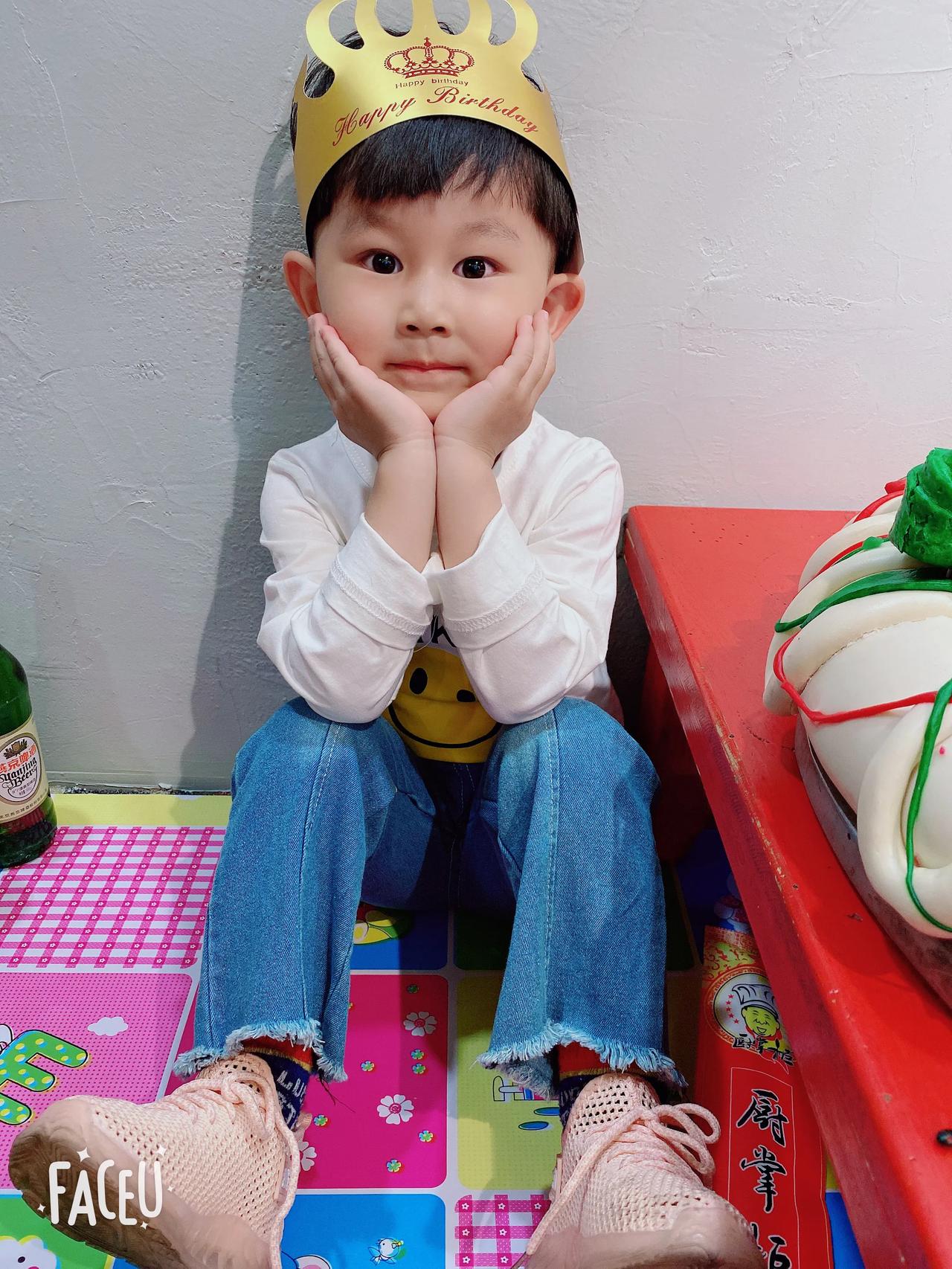  
我出生在60年代，在我的童年里，基本没过过几个生日，也不知道蛋糕长什么样、是