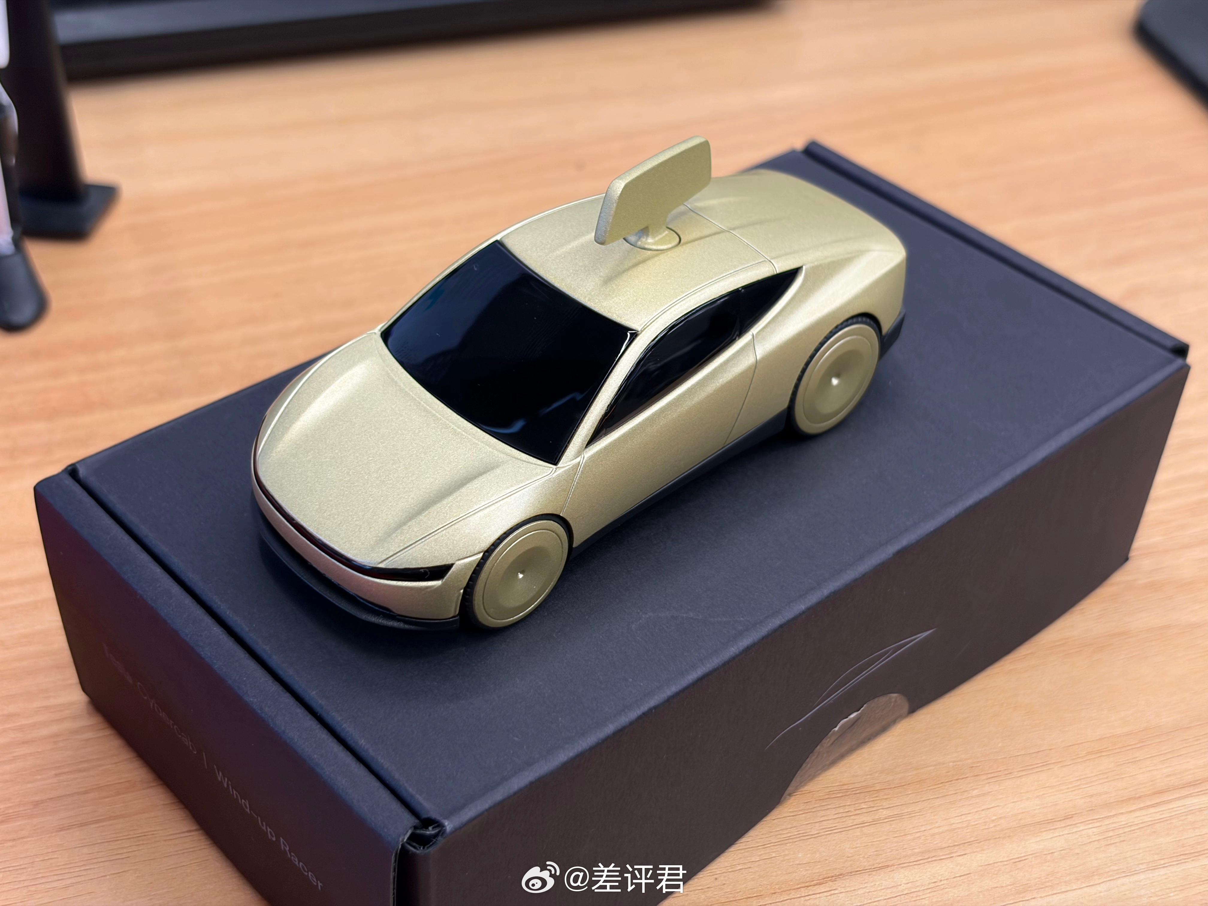 #差评编辑部的日常# 收到了寄来的新年小礼物，是新上架商城的小玩意。Cyberc