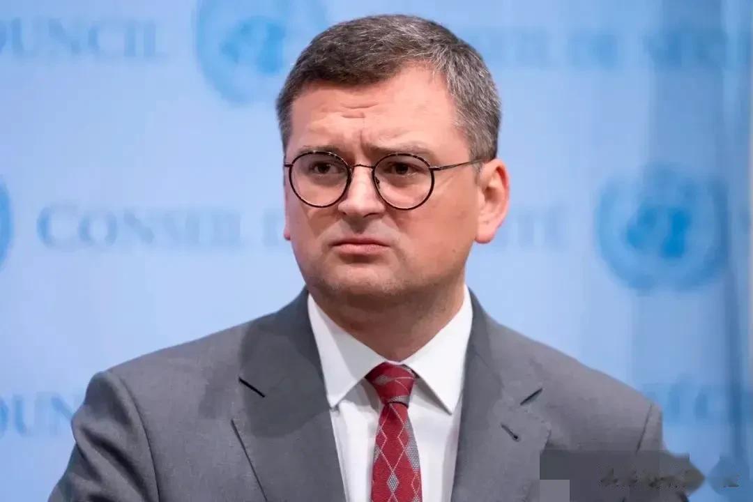 乌克兰外交部长库列巴表示：“乌克兰的情报评估是，俄罗斯'对中国的态度和缺乏来自中