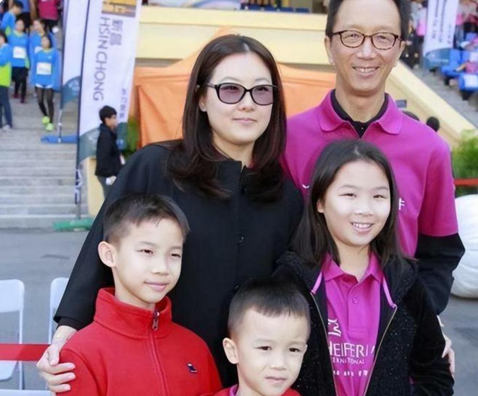   娱乐圈明星嫁富豪不会长久，这是很正常的事情，大家认为体育明星嫁富豪会很长久，