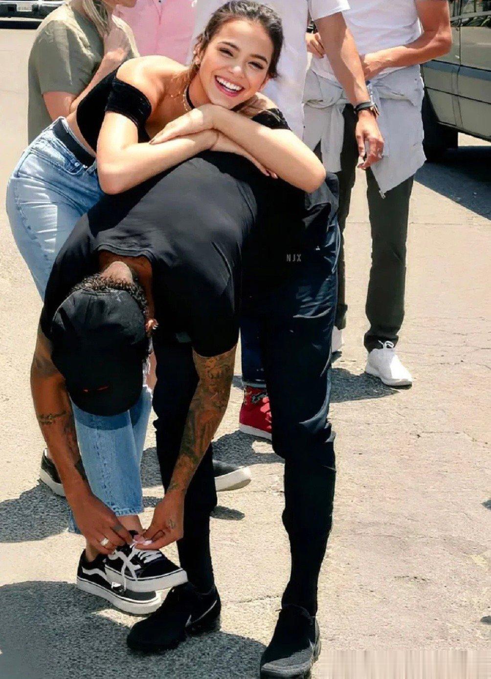 亲密关系的秘快：1⃣️ 欣赏你的伴侣2⃣️ 表达你的感激3⃣️ 重复上述两步 ​